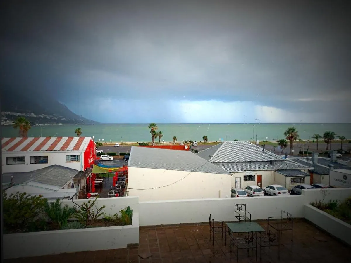 Bay-Side Apartment, Gordon'S Bay